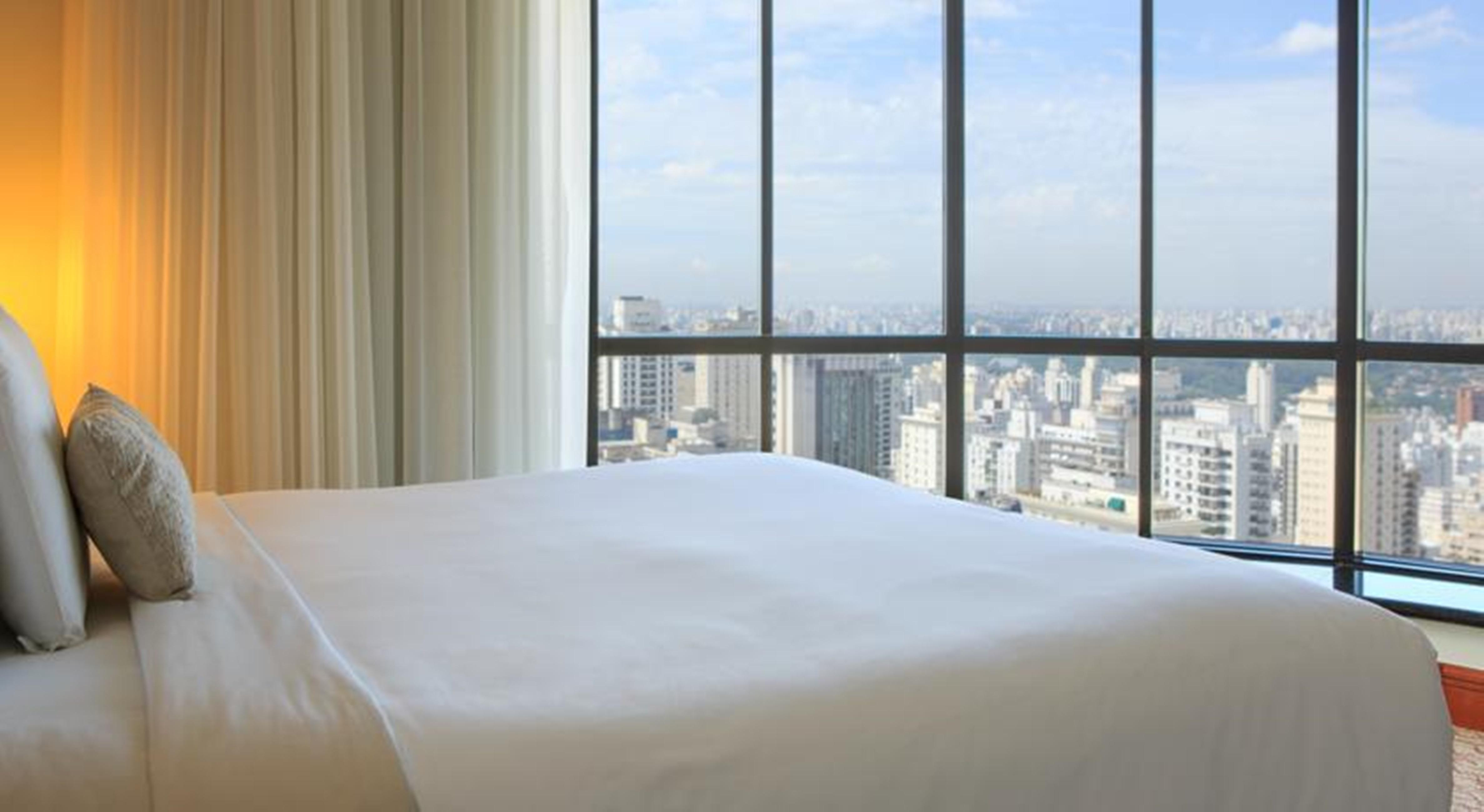 Renaissance Sao Paulo Hotel Exterior photo A bed