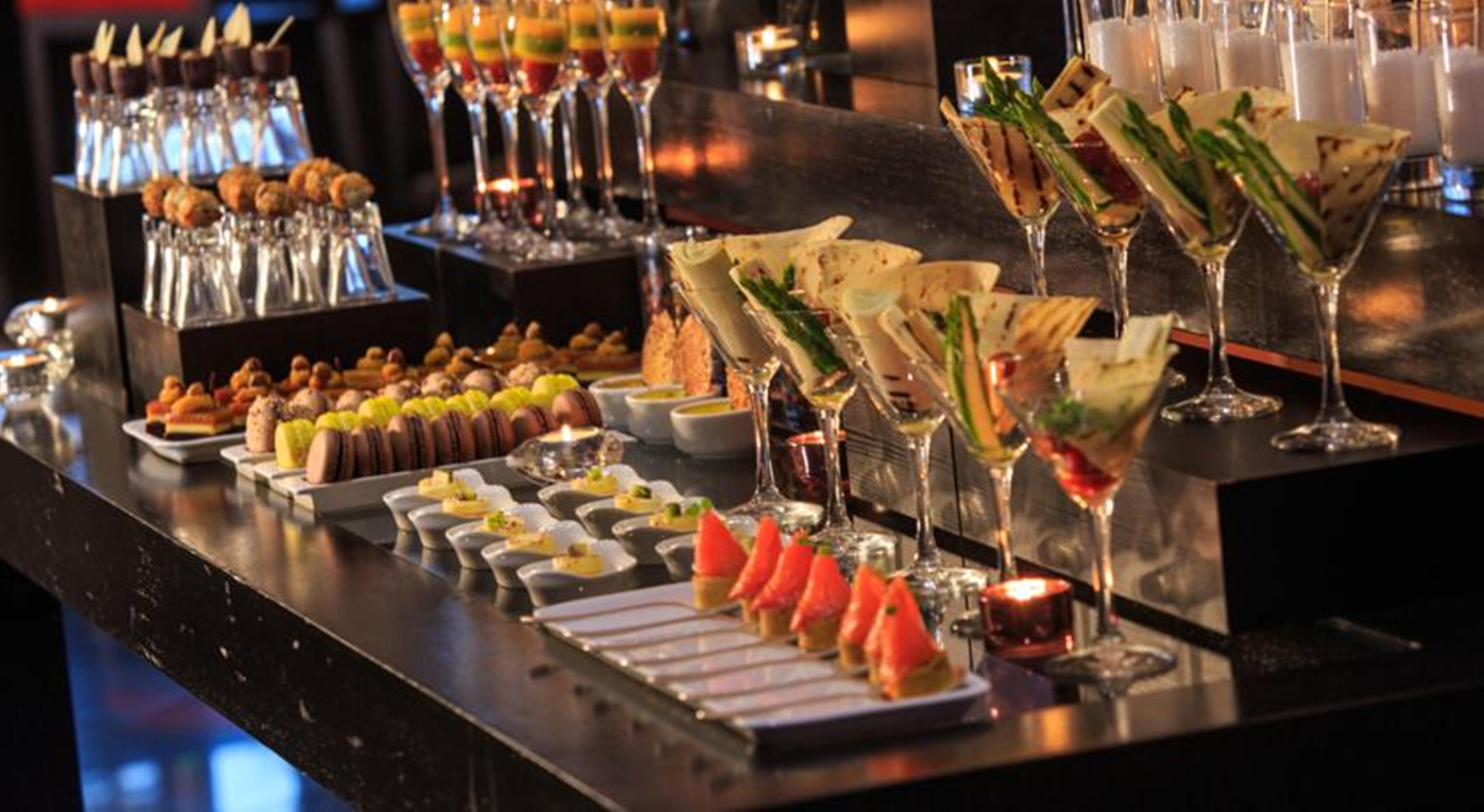 Renaissance Sao Paulo Hotel Exterior photo A selection of canapés